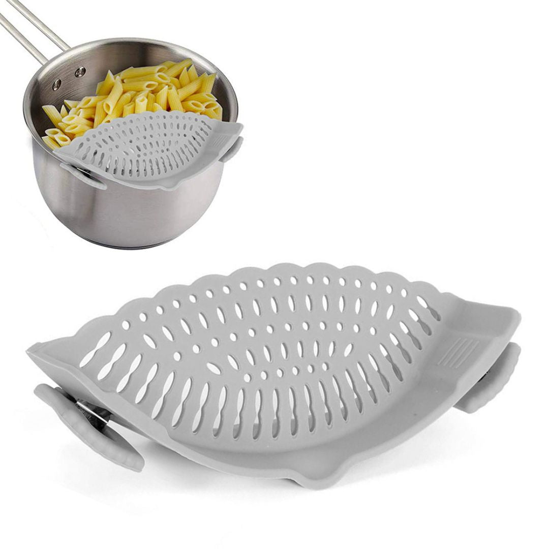 Colador de silicona gris con clips de agarre universal para ollas y sartenes diseño minimalista Casa Love
